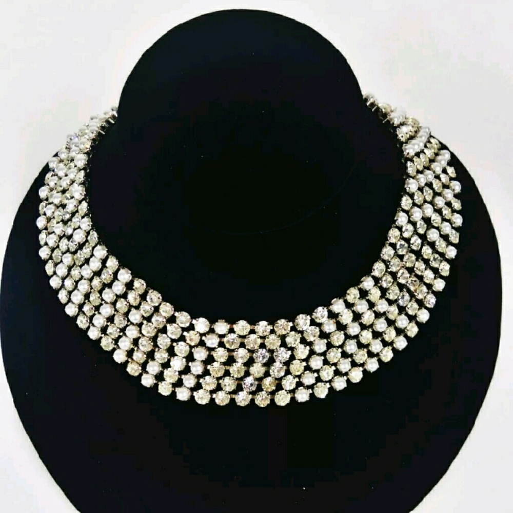 Ferre Grey Pearls And Rhinestones Choker