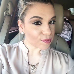 Meet your Posher, Lorilee