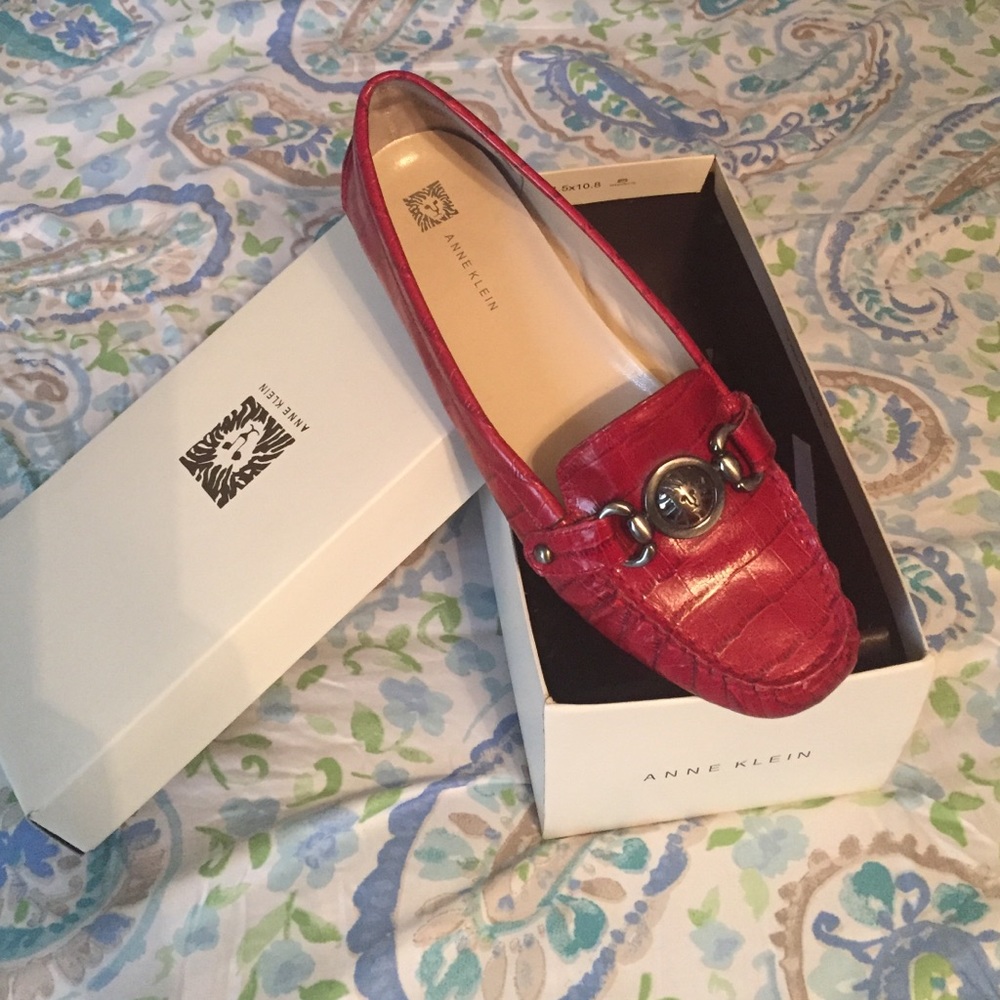 Red Anne Klein loafer
