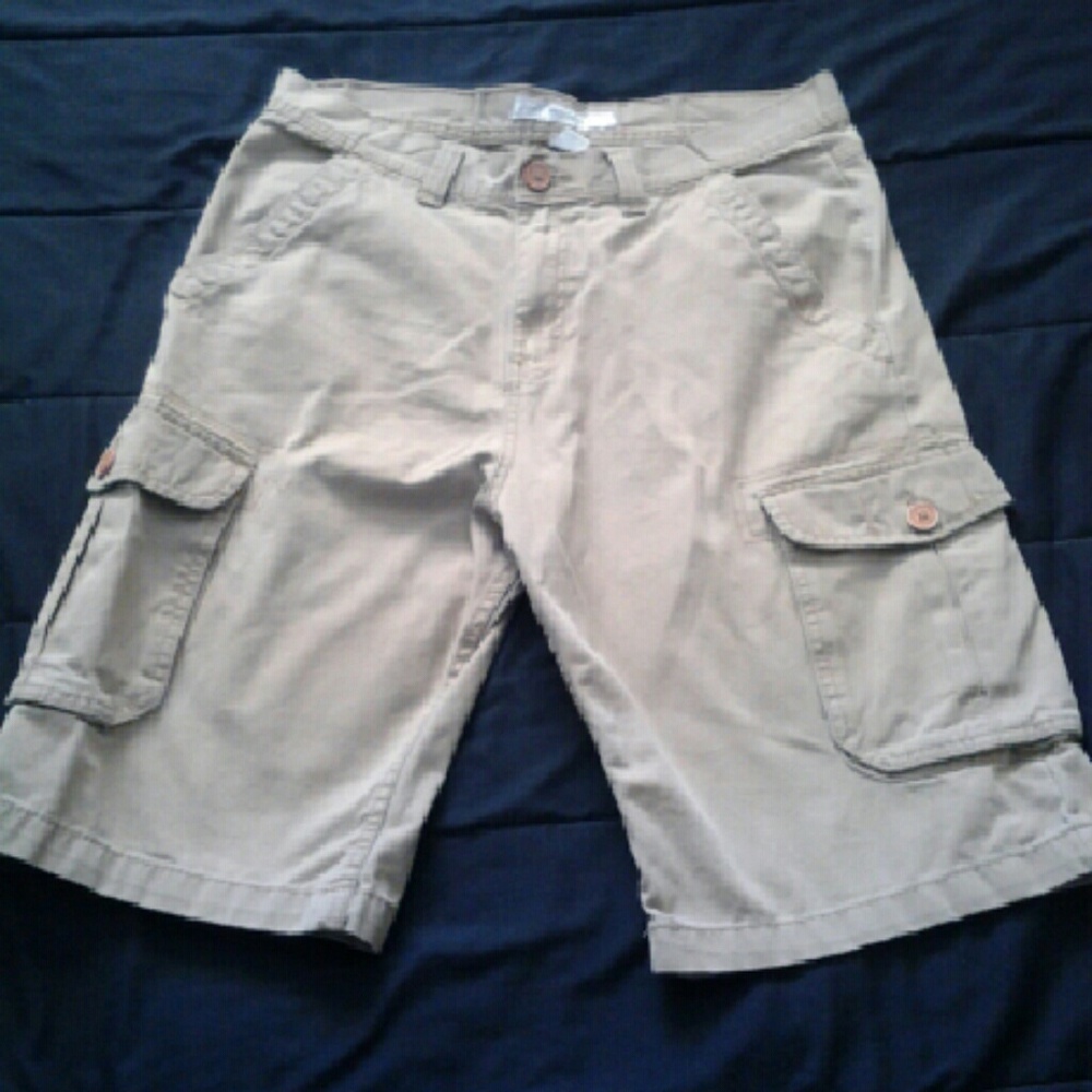 Tan cargo shorts size 34