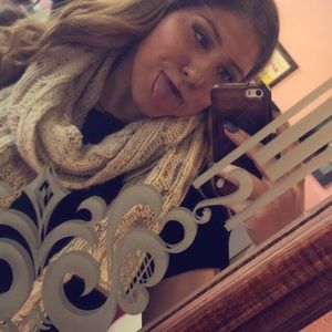 Meet your Posher, Alainee