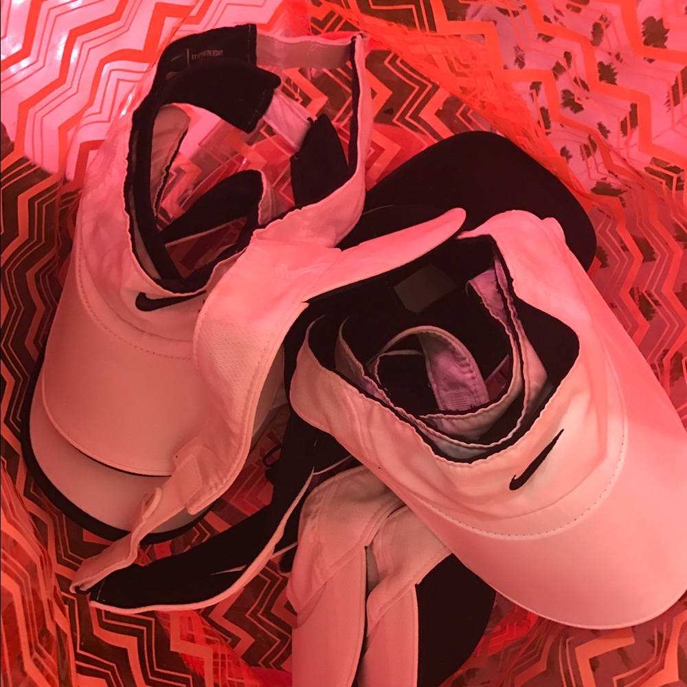 🌸🌺NO PINK WITH WHITE OR WITH BLACK TRIM