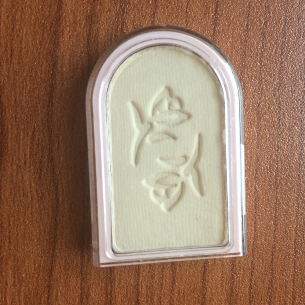 SOLD NEW Mary Kay eye shadow