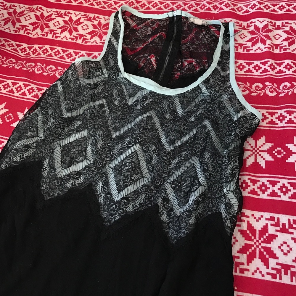 Black and mint tank