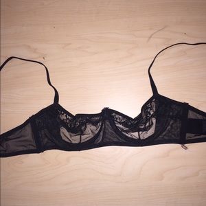 Lace underwire brallet