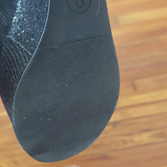 Wedgie - Picture 3 of 3