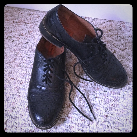 Miz Mooz Black Oxfords - Picture 1 of 4