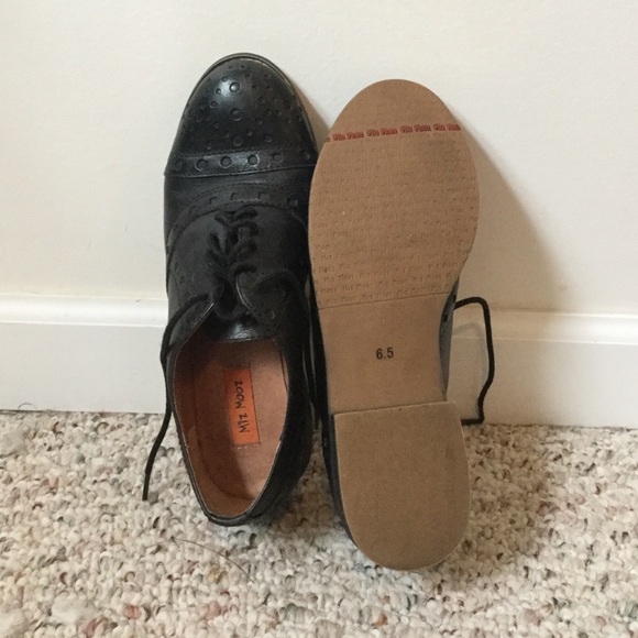 Miz Mooz Black Oxfords - Picture 4 of 4