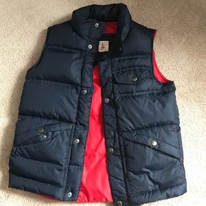 Kids puffer vest.