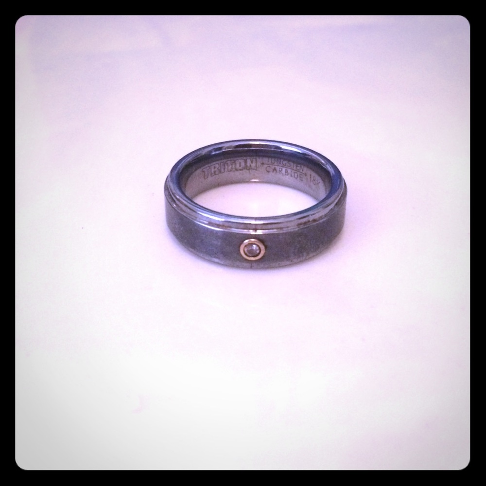 Men's wedding band