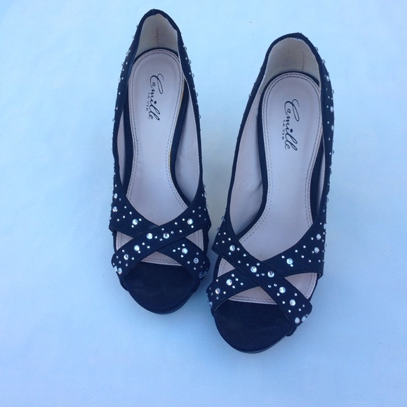 Black heels - Picture 2 of 2