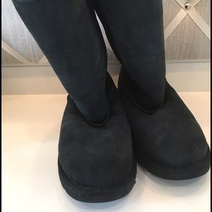 Black Ugg boots - size 4