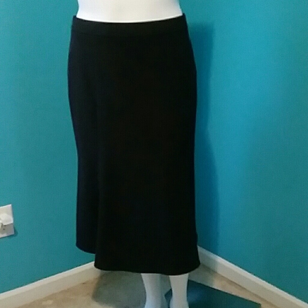 Size 16 Courtenay Black Skirt