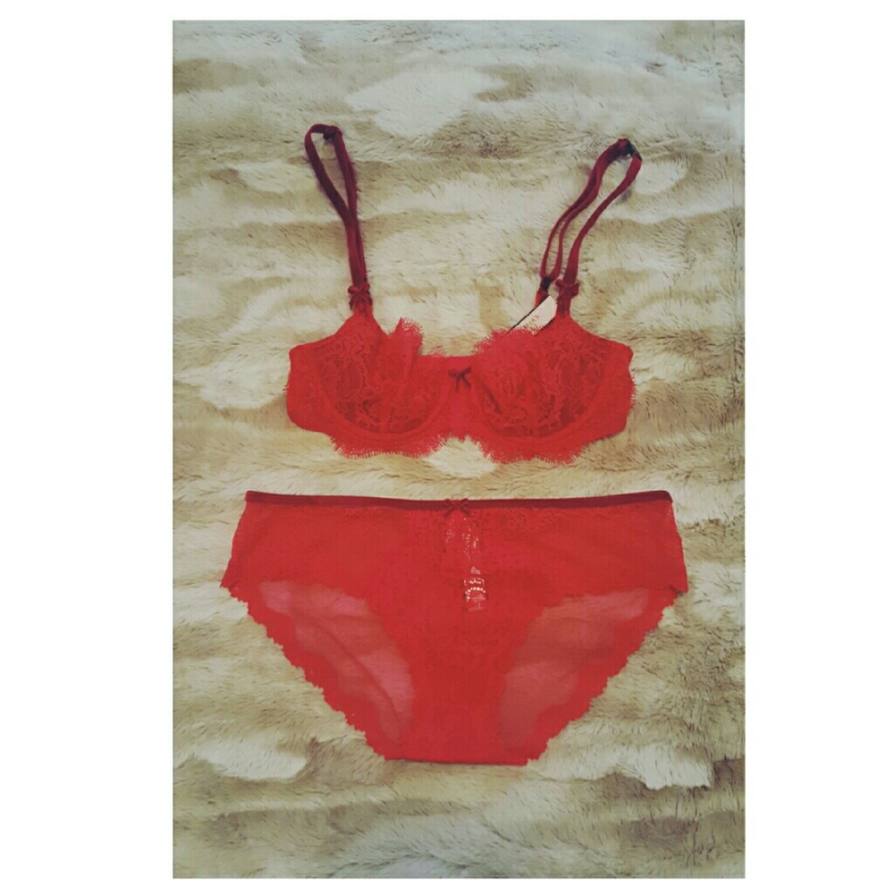 Valentine's Day Bra & Panty Set- NWT