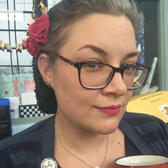 Meet your Posher, Emily - Picture 2 of 2