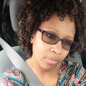 Meet your Posher, Cynthia