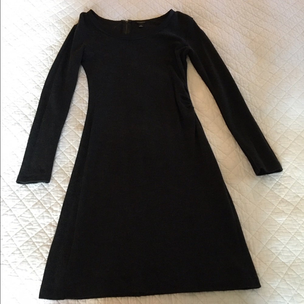 Ann Taylor gray sweater dress. Size 2