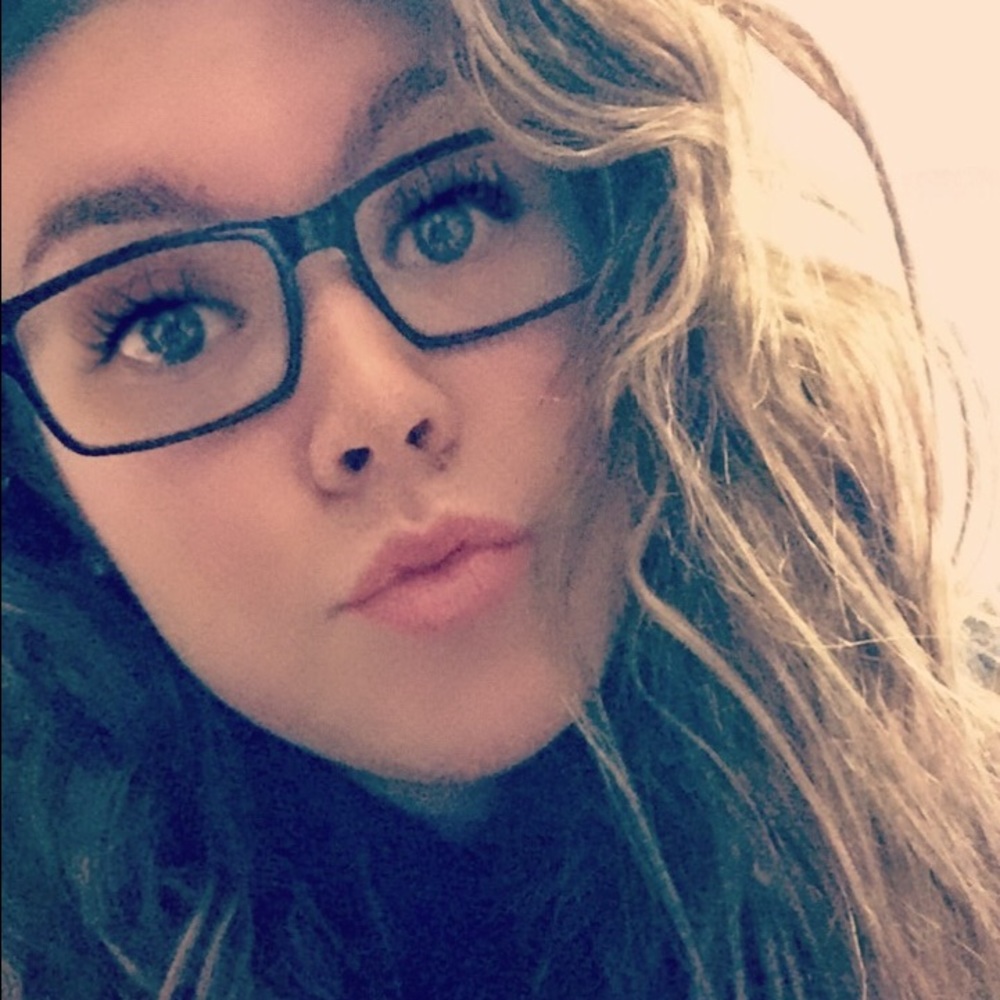 Meet your Posher, Ashle