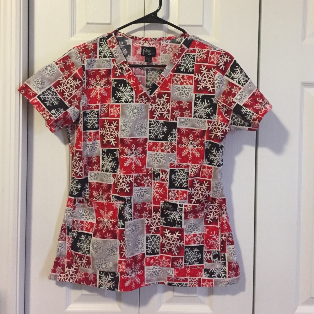 Winter print glitter scrub top