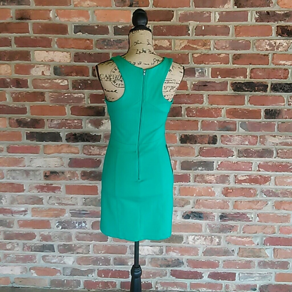 Green cut mini dress - Picture 2 of 2