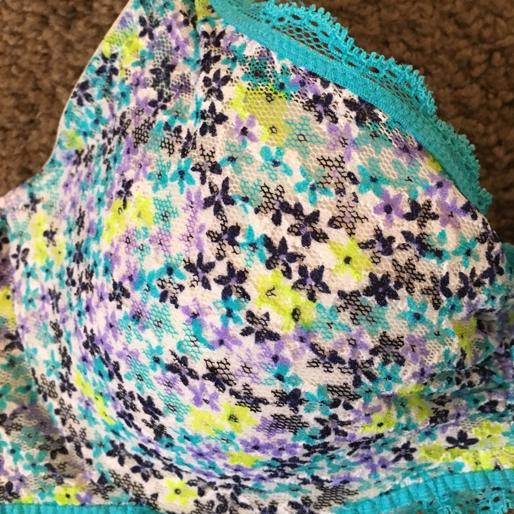 VS Lined-Demi flowered bra! - Picture 2 of 4