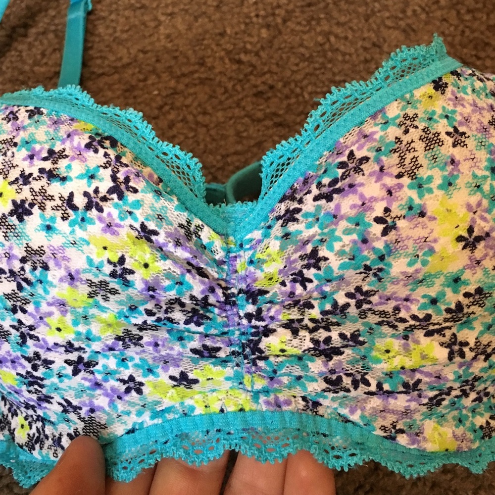 VS Lined-Demi flowered bra! - Picture 4 of 4