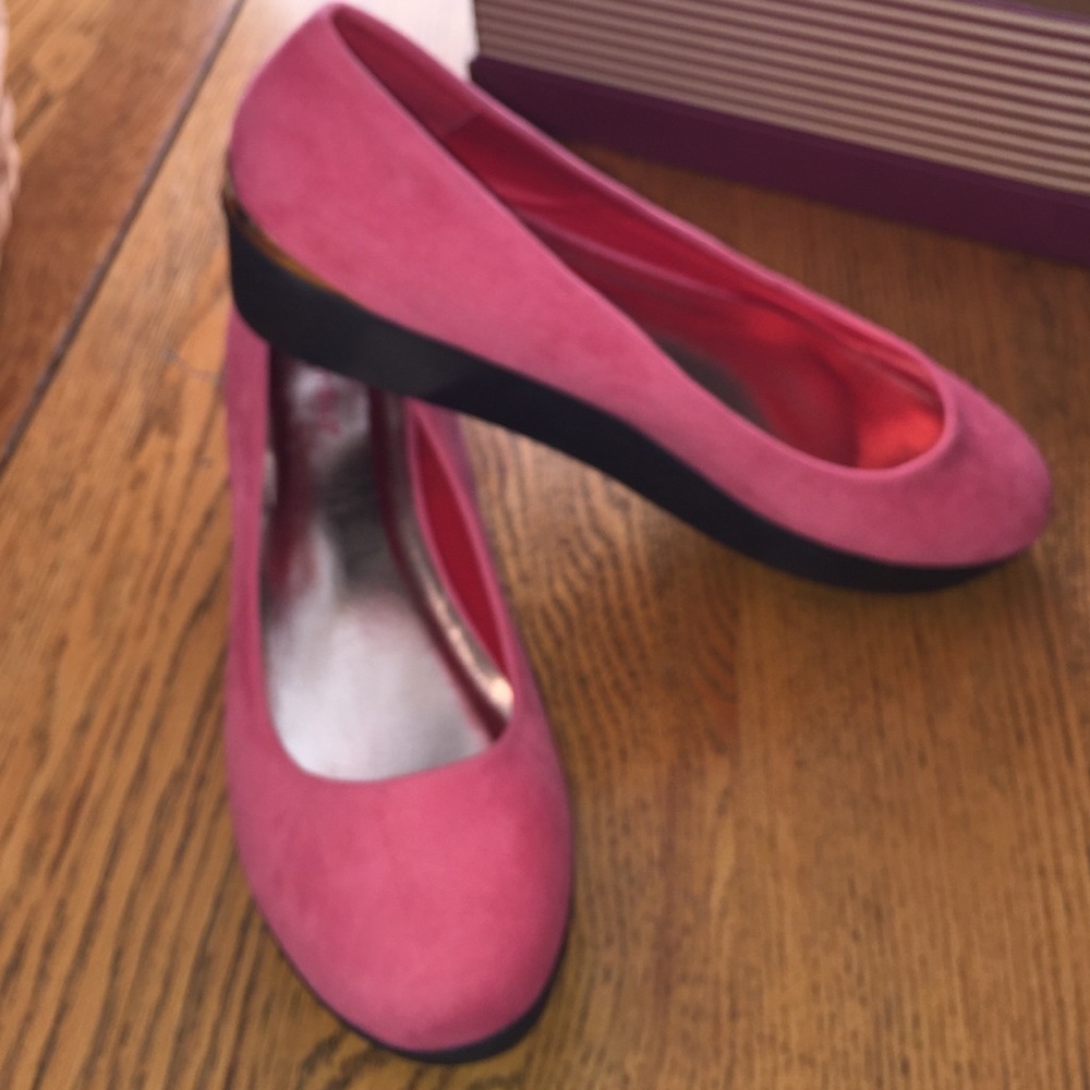 Pink shoes