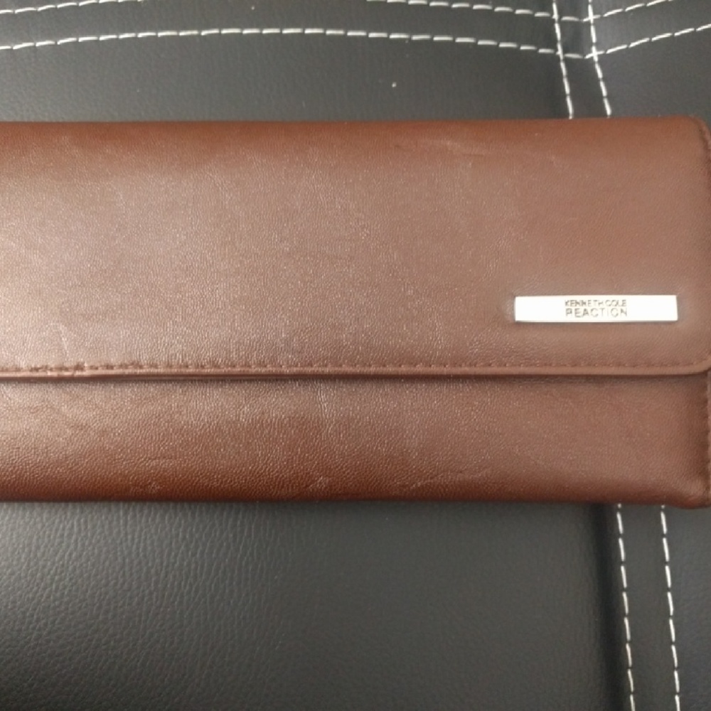 ** Sold** Kenneth Cole wallet