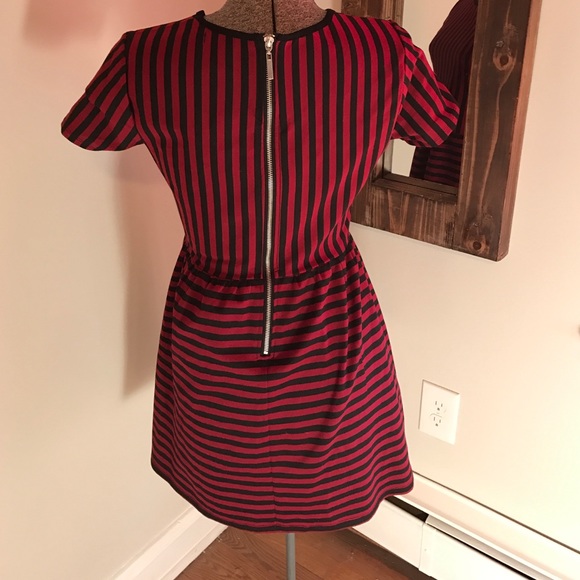 Red and black stripe zipper back skater dress - Picture 3 of 3