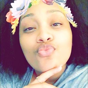 Meet your Posher, Equilla