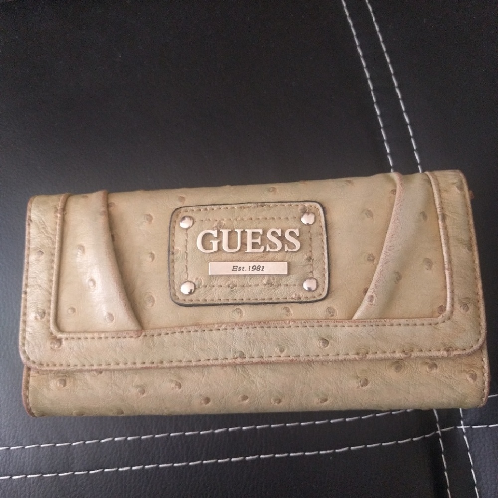 **SOLD**Guess Wallet