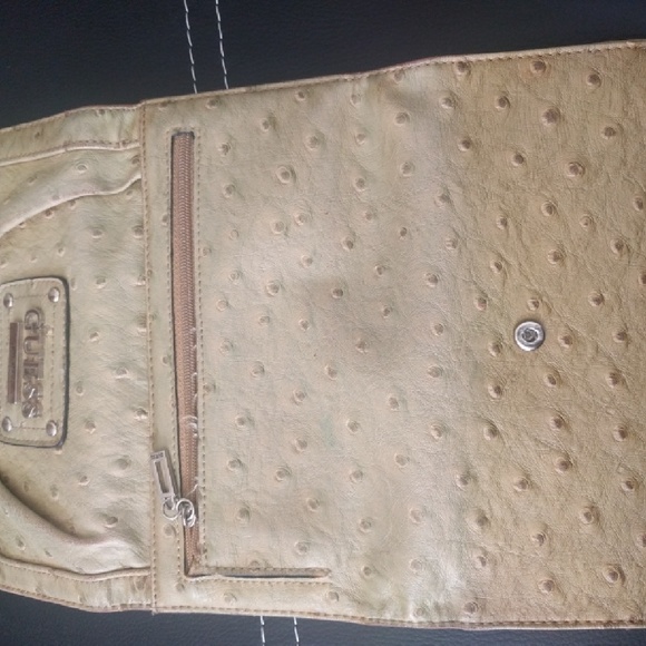 **SOLD**Guess Wallet - Picture 3 of 4