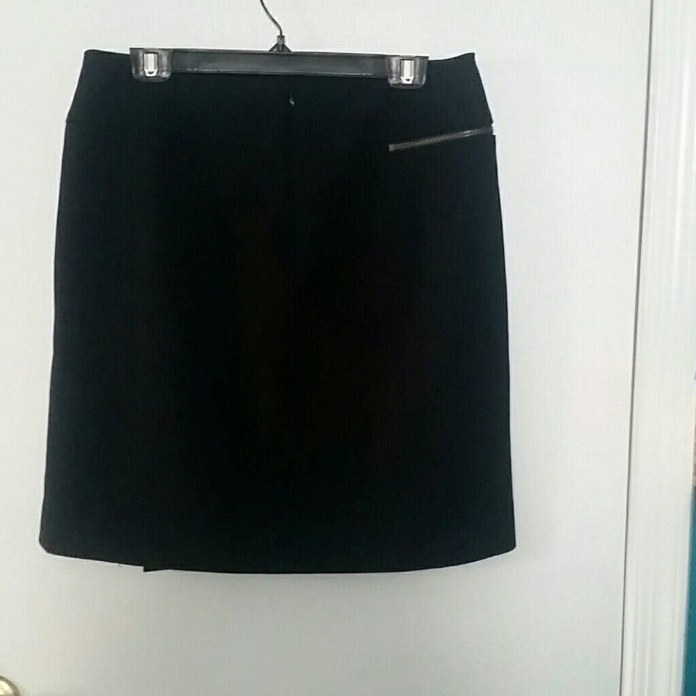 Skirt - Picture 2 of 3