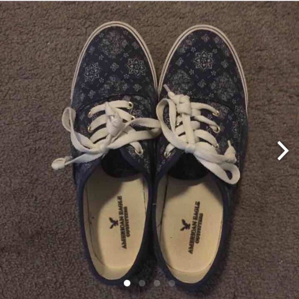 American eagle floral print sneaker!