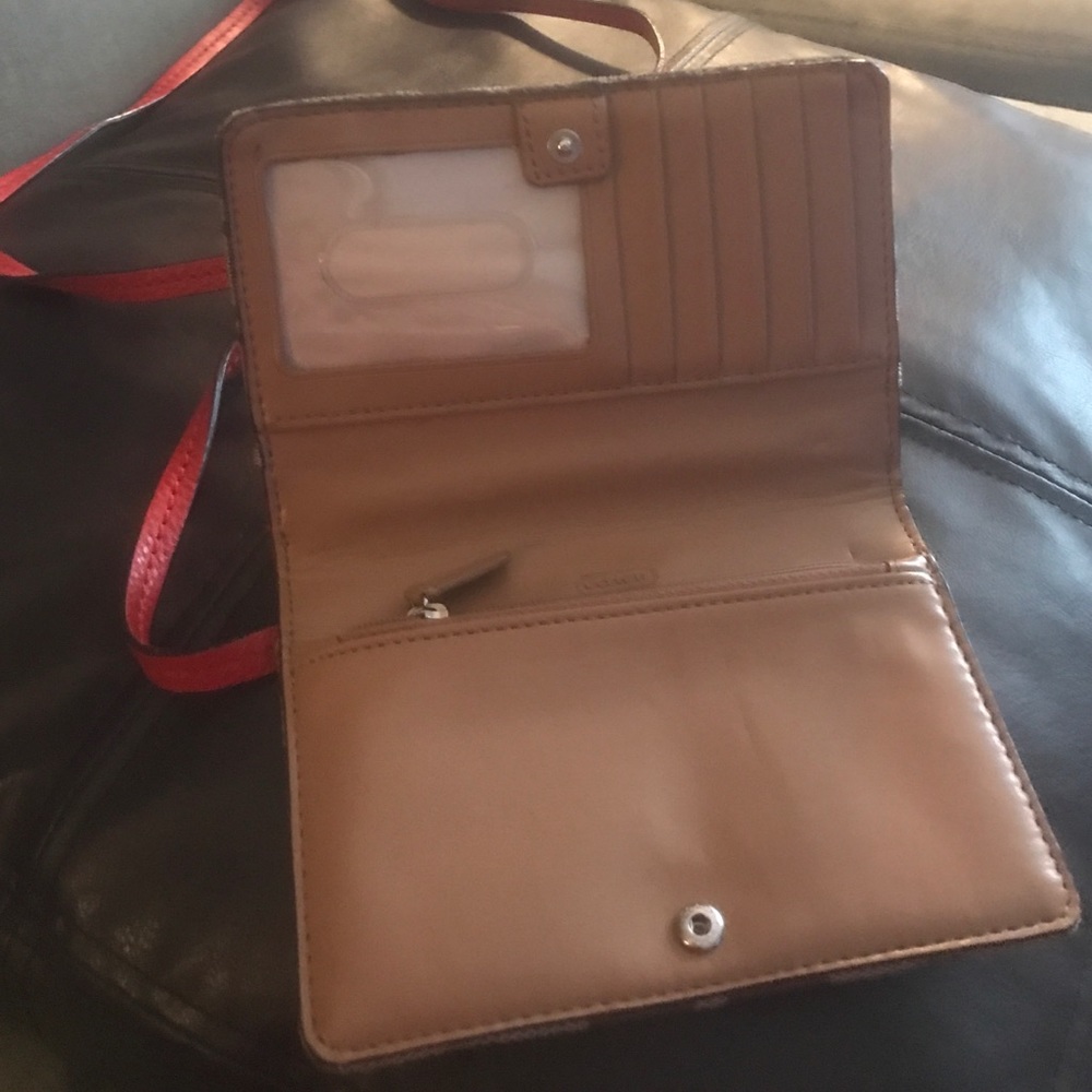 Coach - Picture 2 of 3