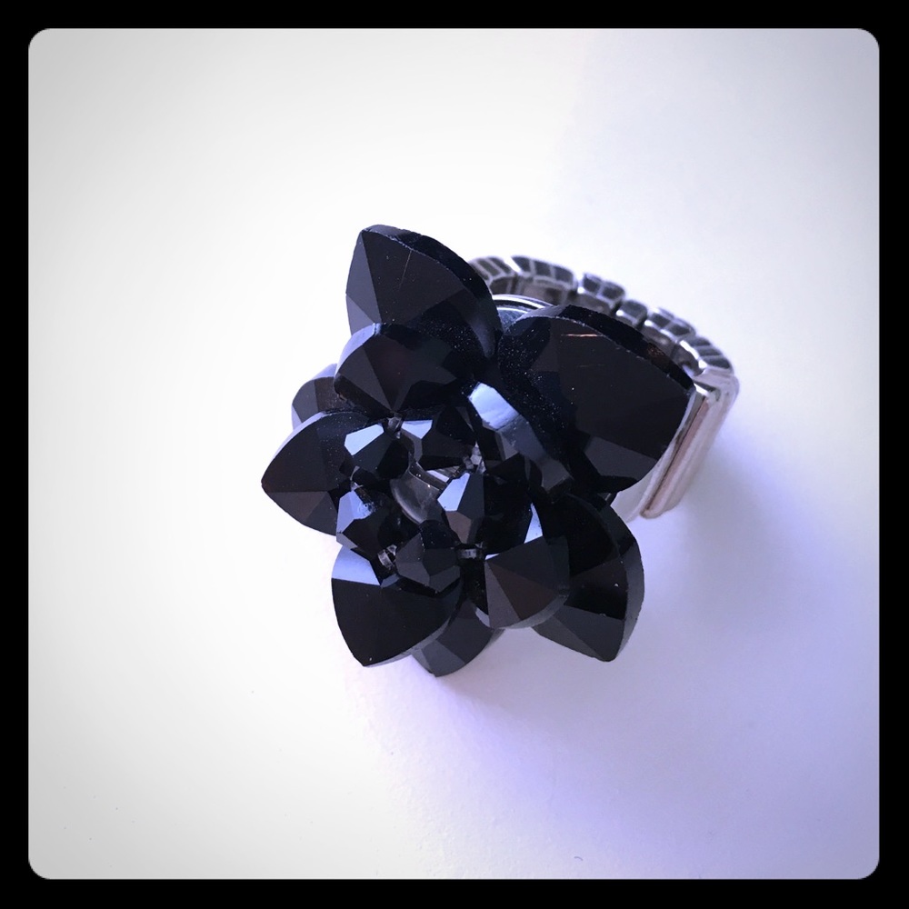 Black Flower Ring