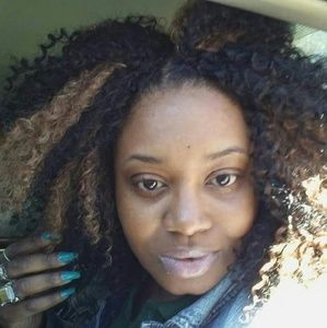 Meet your Posher, Juanita