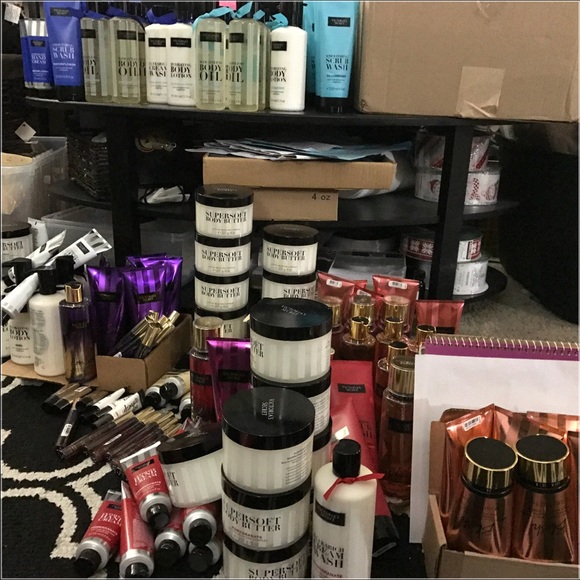 NEW! 35$ minimum Victorias Secret product value - Picture 4 of 4