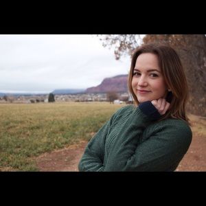 Meet your Posher, Chloe