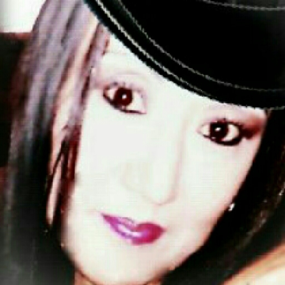 Meet your Posher, Rebecca