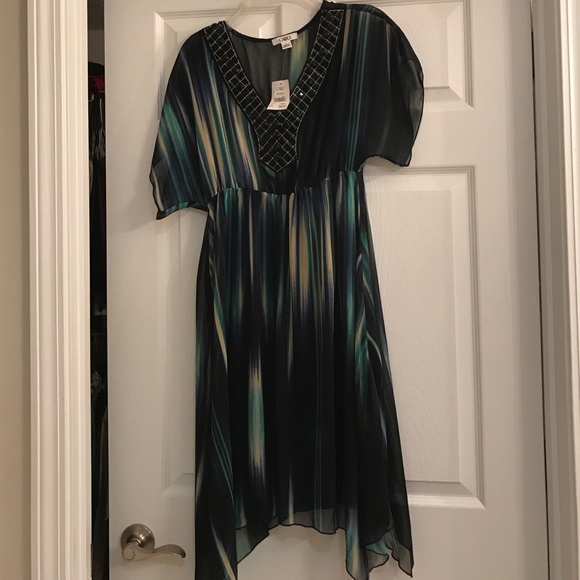 Embroidered dress 💃🏽 - Picture 2 of 4