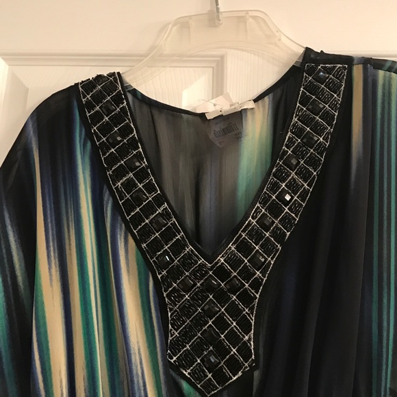 Embroidered dress 💃🏽 - Picture 4 of 4