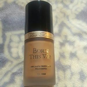 Too Faced Born This Way "Honey"