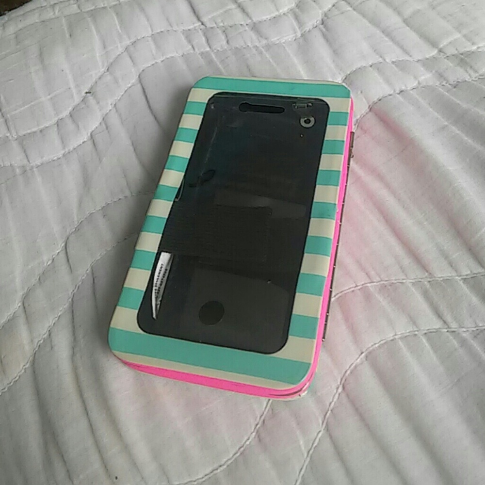 Apple case & wallet by Claire's