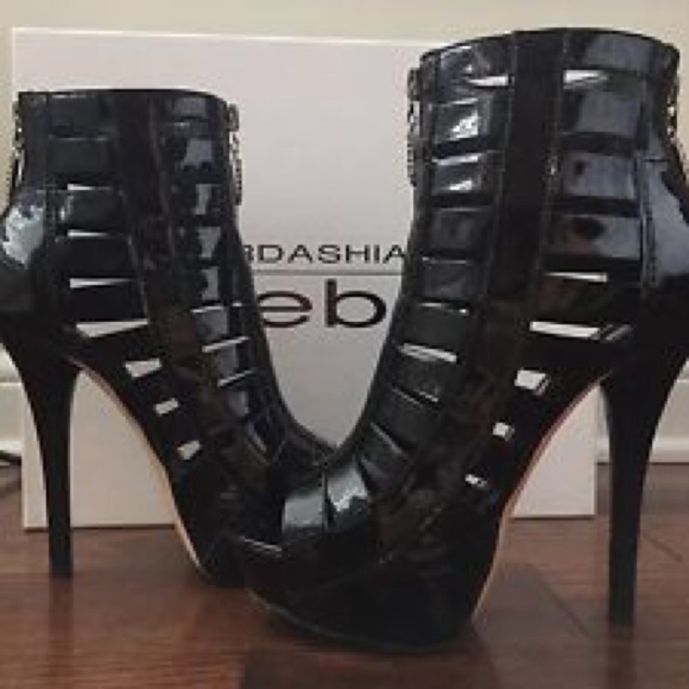 ‼️SALE limited edition Bebe by the Kardashians‼️