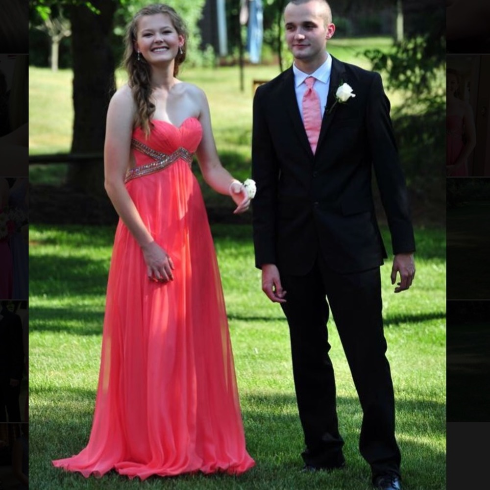 Coral, La femme prom dress