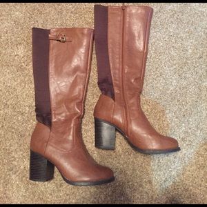 7.5 brown Soda riding boots