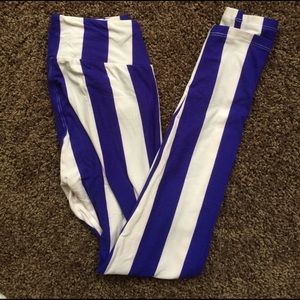White& navy blue striped OS LulaRoe leggings