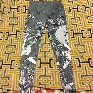 Alice in wonderland leggings!