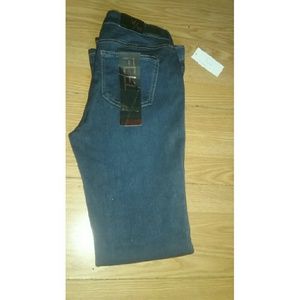 (NWT)CELEBRITY PINK SKINNY JEANS!!!